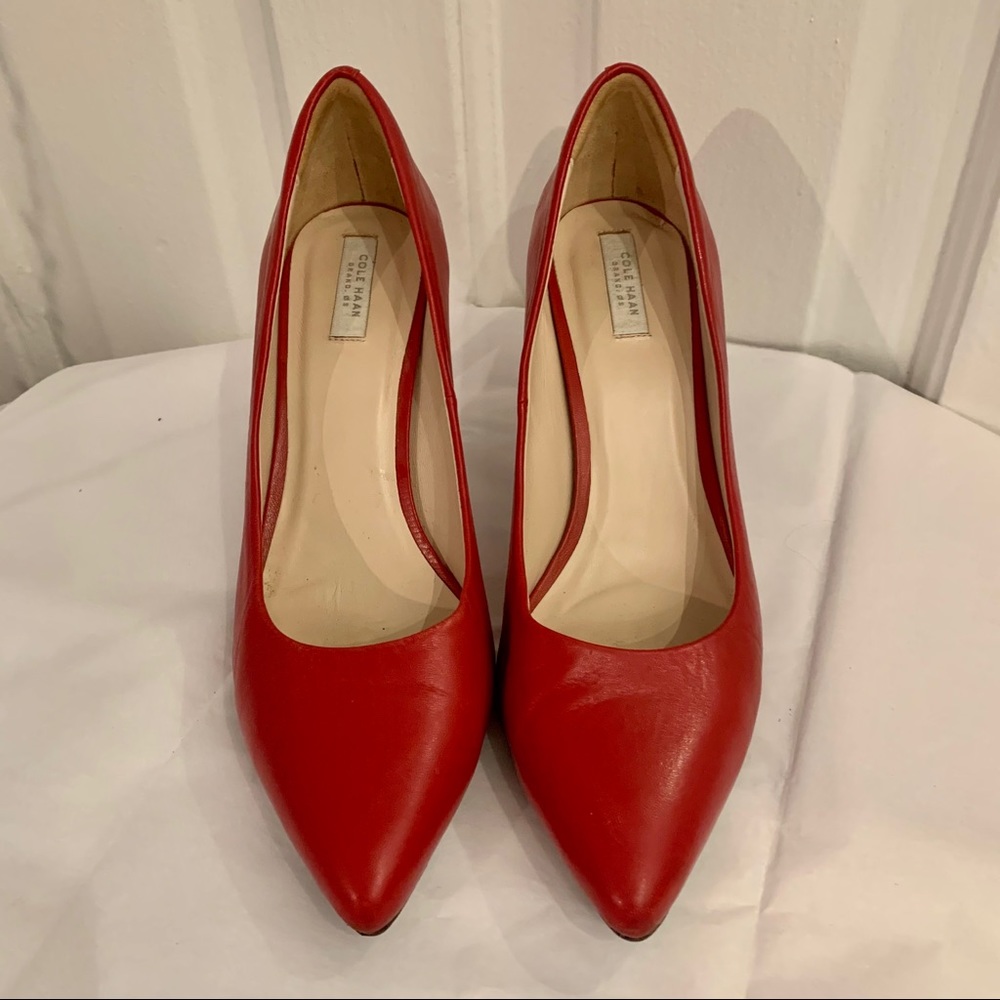 Cole Haan true 9 Red Classic Heels approx 3'' 1/2- In very good condition